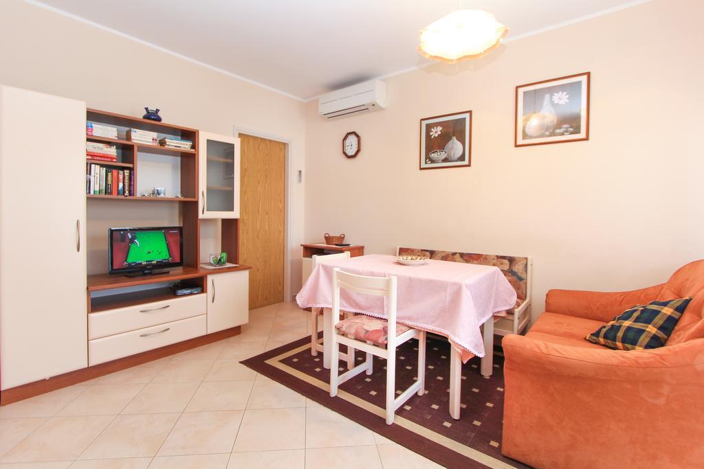 Apartments Silvia Porec Exterior photo